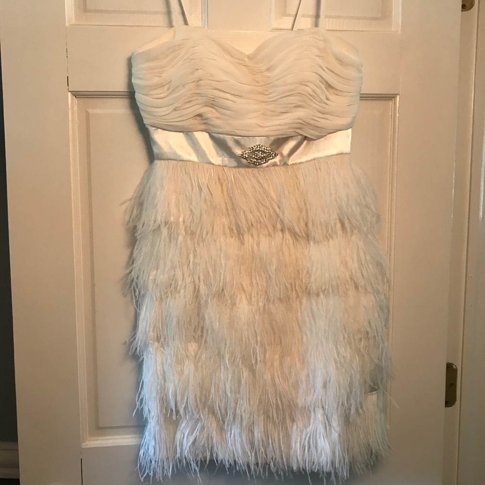 White feather short dress